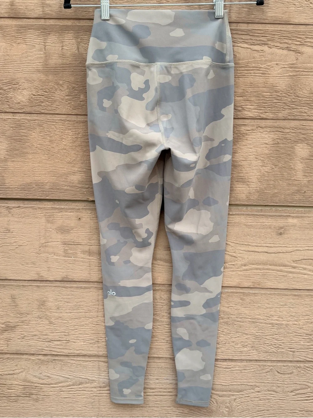 ALO Yoga Neutral Camo High-Rise Leggings - Taupe & Gray